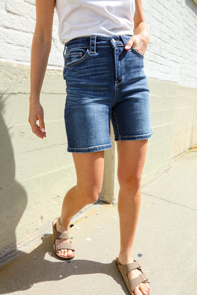 Judy Blue Dark Wash Midrise Back Flap Pocket Denim Shorts