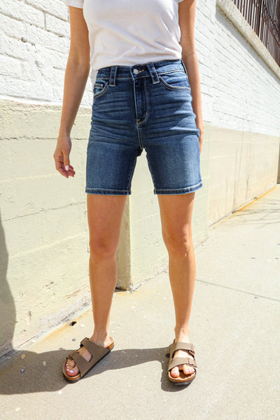 Judy Blue Dark Wash Midrise Back Flap Pocket Denim Shorts