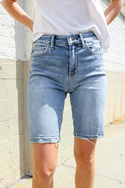 Judy Blue Light Wash Midrise Stitch Hem Denim Shorts